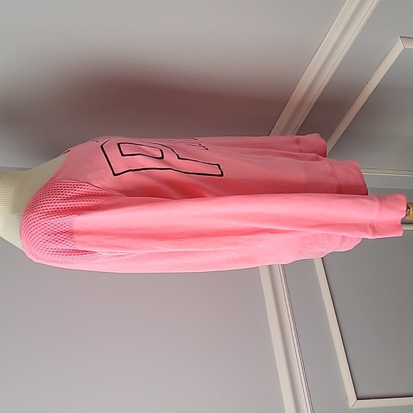 PINK VICTORIA'S SECRET Neon Pink Mesh Shoulder Logo Print Long Sleeve T-Shirt M - Picture 4 of 7